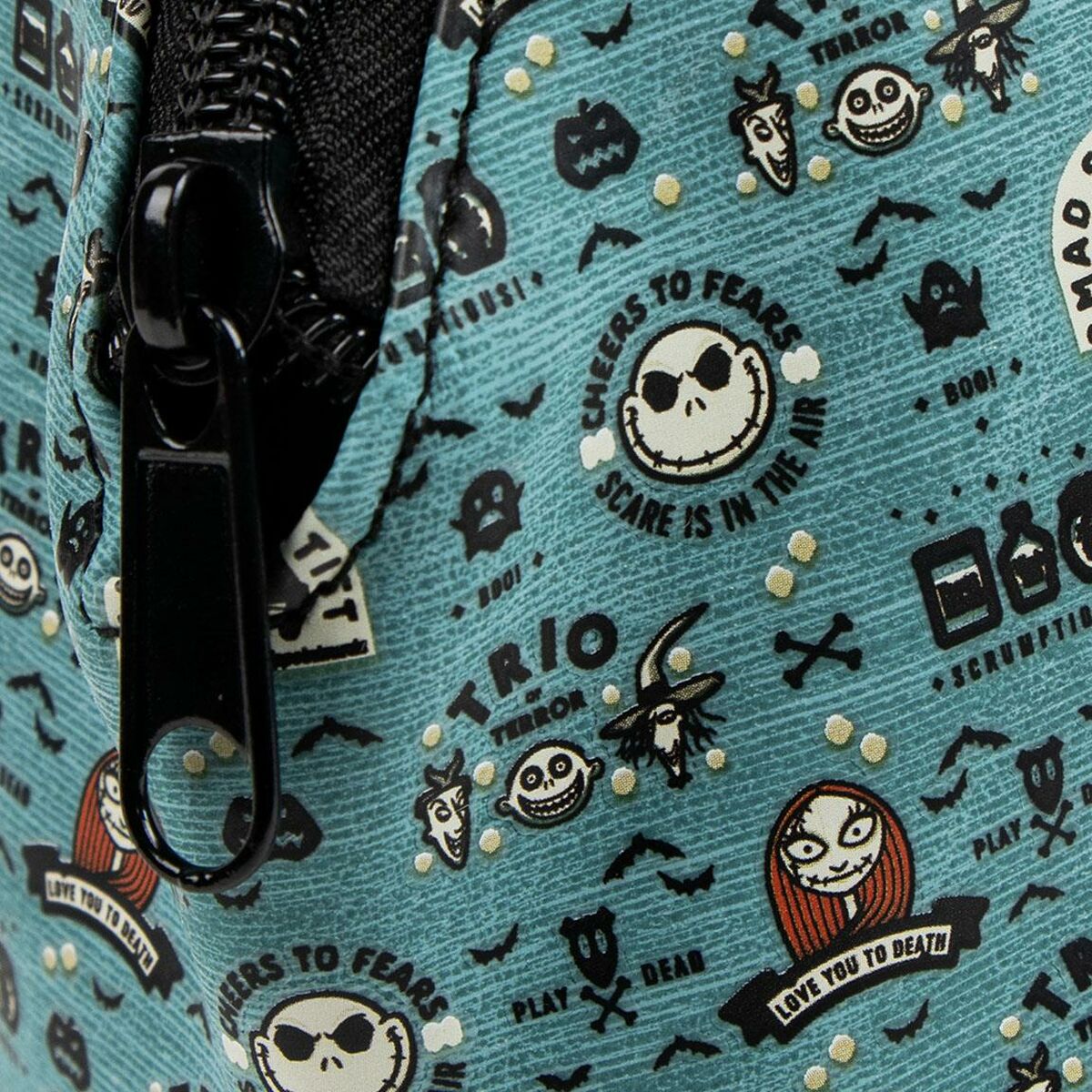 Travel Vanity Case The Nightmare Before Christmas product packaging