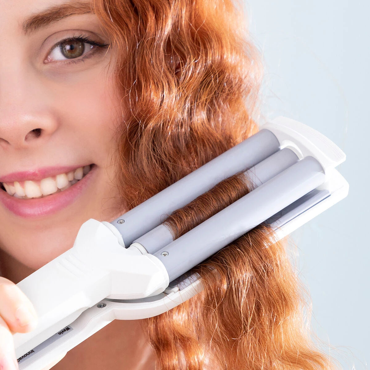 Ceramic Hair Iron for Creating Waves Wavio InnovaGoods 55 W product packaging